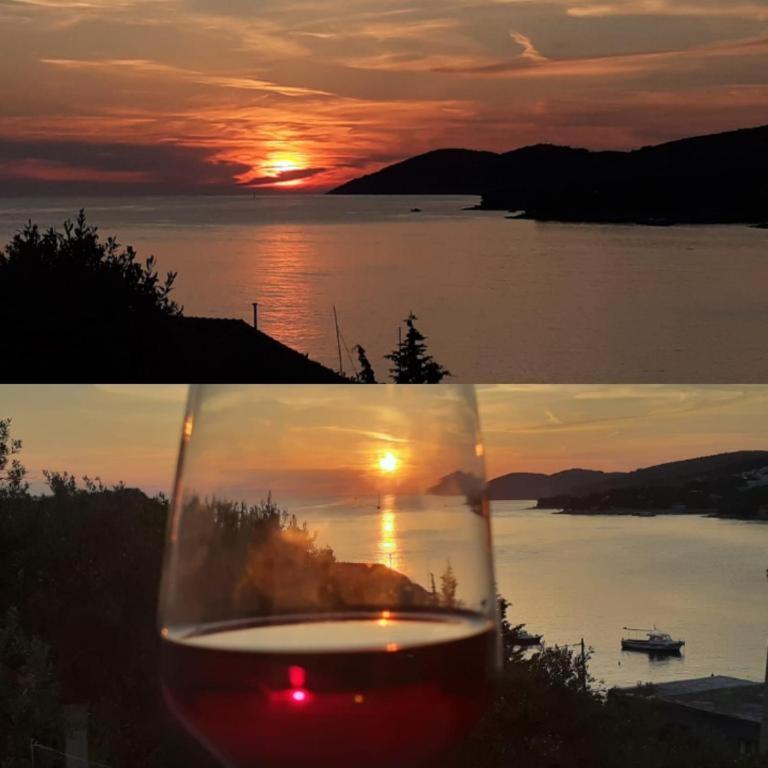 Sunset House With Seaview Apartment Hvar Town Bagian luar foto