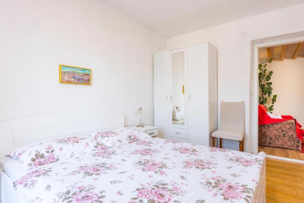 Sunset House With Seaview Apartment Hvar Town Bagian luar foto